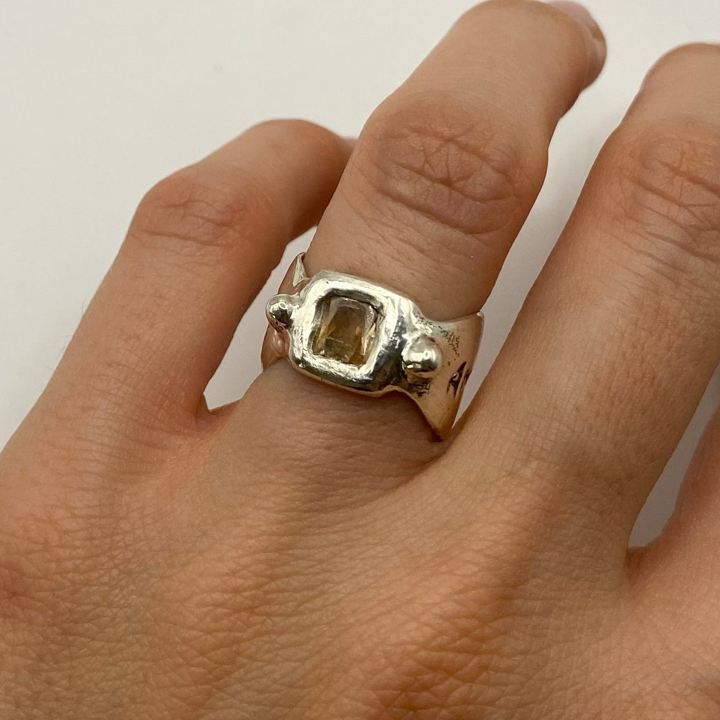 Amor Vincit Omnia ring