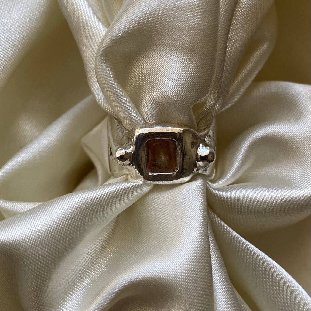Amor Vincit Omnia ring